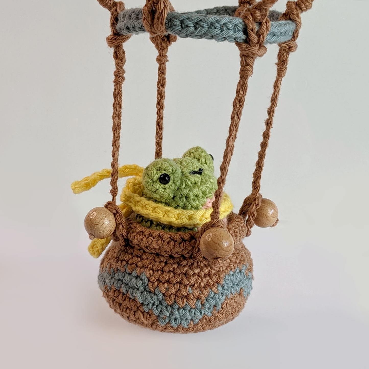 Walhai Ballon & Captain Froggie - Broschierte Häkelanleitung